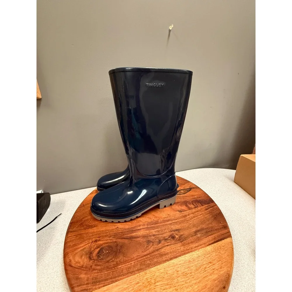 Tingley rubber rain